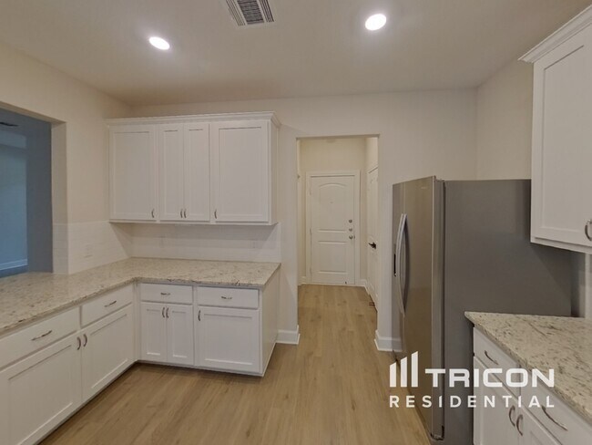 Building Photo - 1212 Bullock Dr