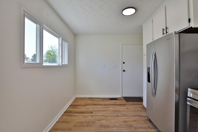Building Photo - 601 Daventry Ln