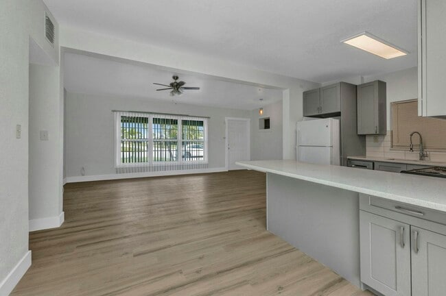 Building Photo - 501 Palmetto Dr