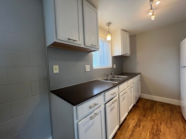 Building Photo - Ponderosa1104 (KC-KS)