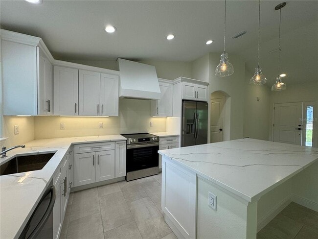 Building Photo - 1340 3rd St