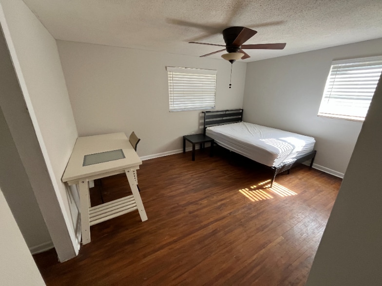 Building Photo - 740 Jenkins St