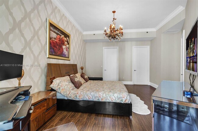 Building Photo - 16001 Collins Ave