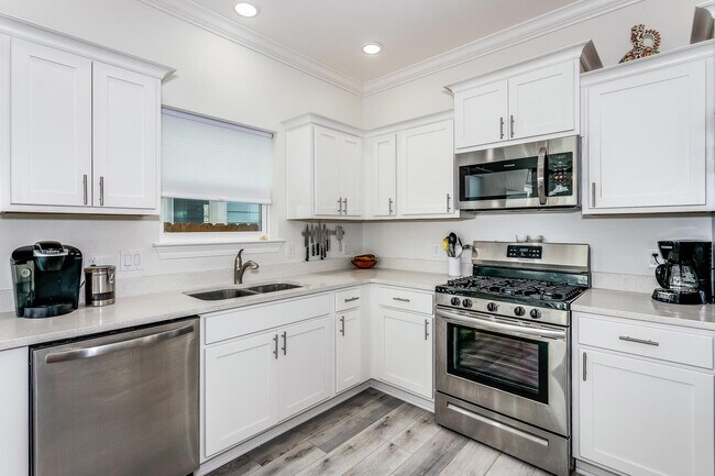 Kitchen - 714 W Main St