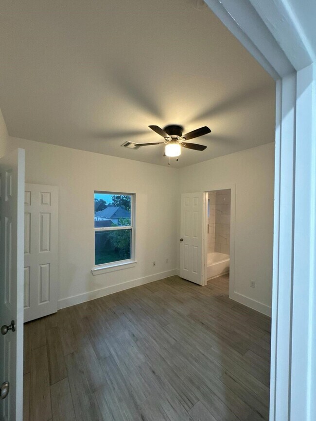 Building Photo - 8305 Prairie View Dr