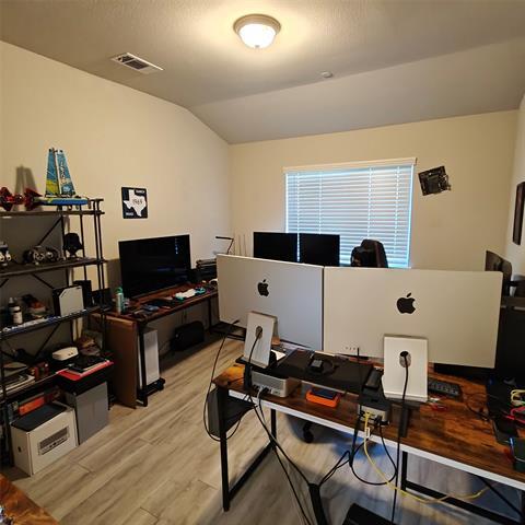 Building Photo - 1308 Creekbank Dr