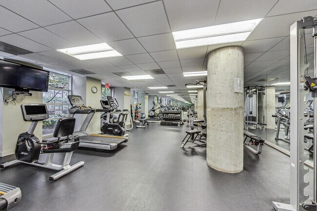 Building Photo - 720 N Larrabee St