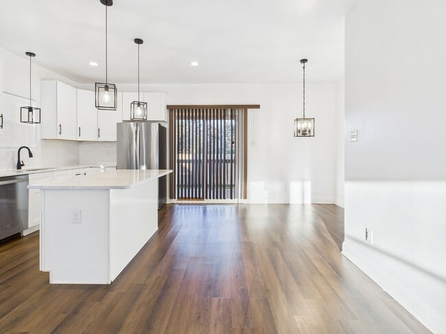Building Photo - 3313 Tuxedo Blvd
