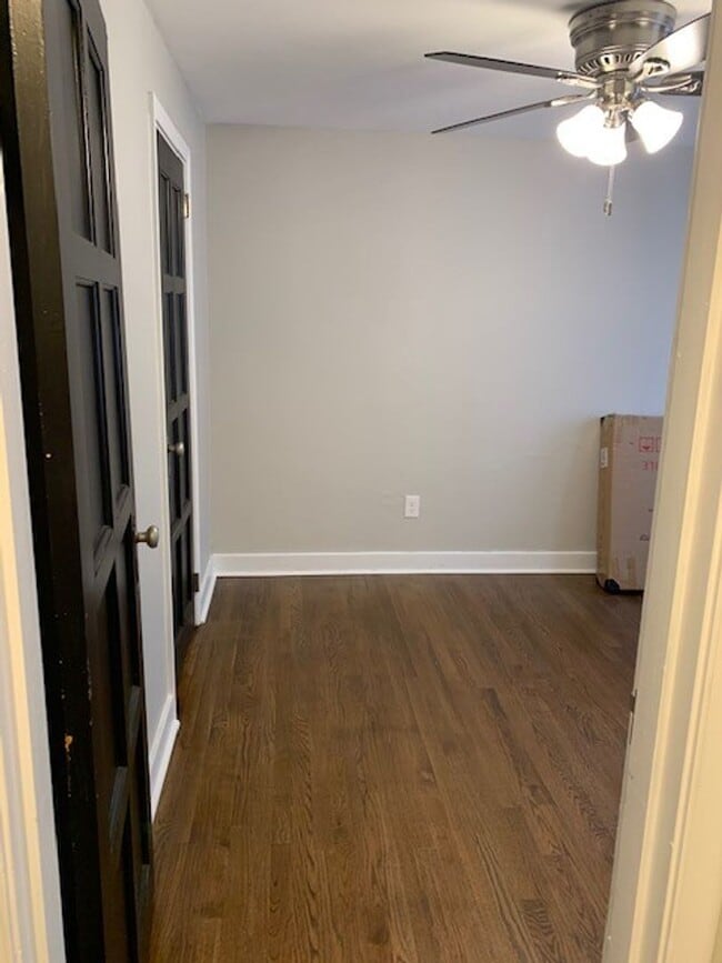 Building Photo - MODERN 2 BEDROOM, 1 BATHROOM TOWNHOUSE - GARFIELD