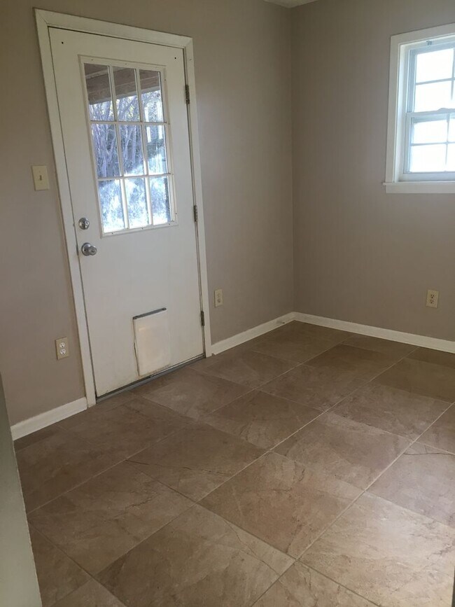 Building Photo - Sherwood rental!