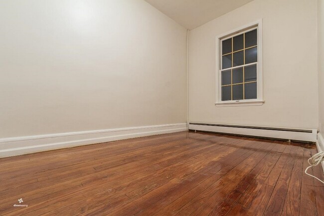 Building Photo - 154 W 29th St