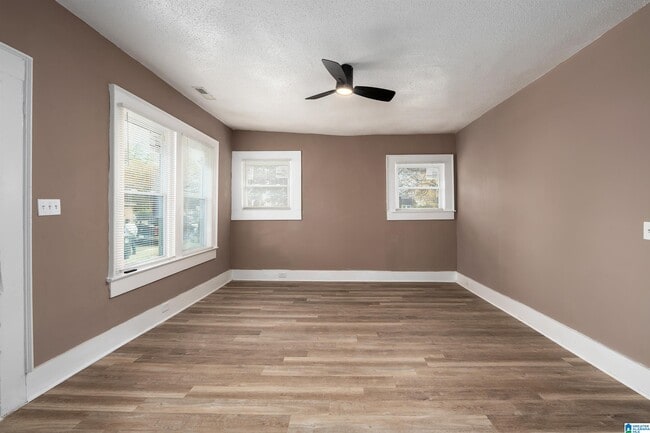 Building Photo - 516 14th St SW