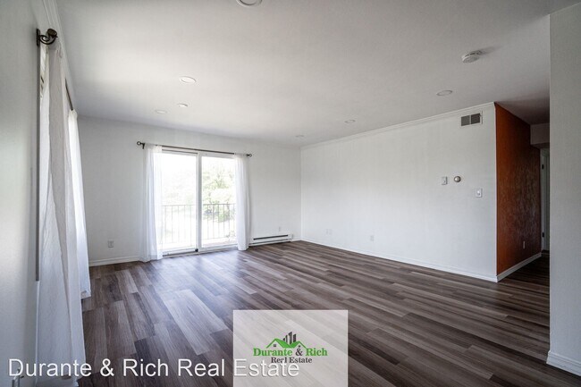 Building Photo - 2 br, 2 bath House - 10640 N Ivy Ct