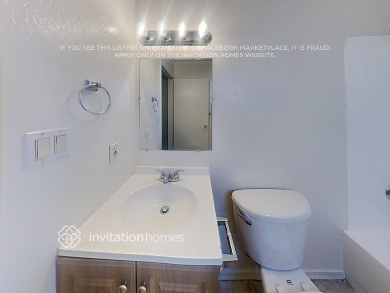 Building Photo - 10322 W Calle Del Oro