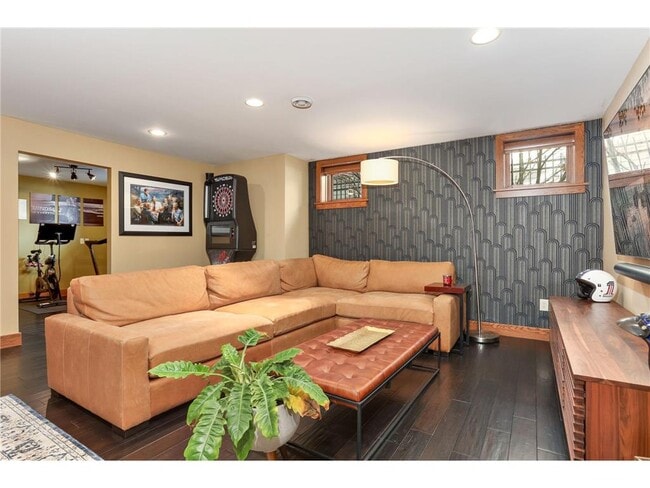 Building Photo - 2012 W Laurel Ave