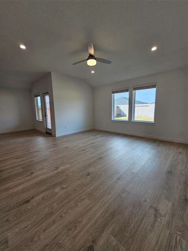 Building Photo - 30018 Foxtail Pne Ct