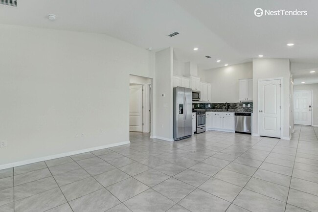 Building Photo - Like New In Nassau Crossing!