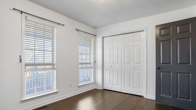 Building Photo - 649 Charles Ln