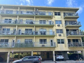 Building Photo - 851 Meridian Ave