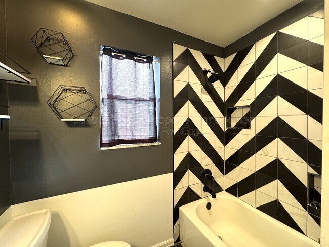 Building Photo - 2802 Curry Village Ln