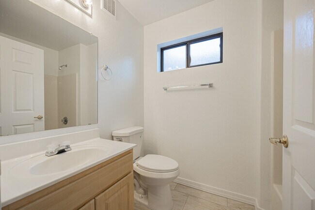 Building Photo - 1287 N Alma School Rd