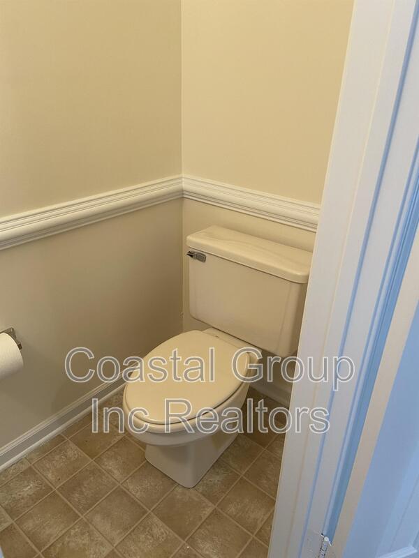 Building Photo - 1020 Colonial Meadows Way