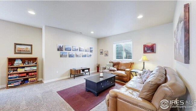 Building Photo - 532 Mount Rainier St