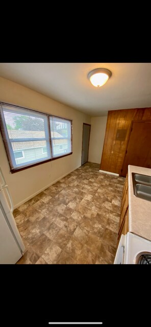 Building Photo - 1129 9th St S