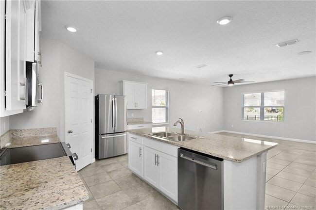 Building Photo - 10575 Jem St