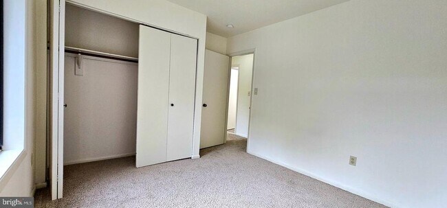 Building Photo - 8729 Sheridan Farms Ct