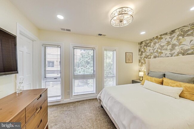 Building Photo - 4814 Hampden Ln