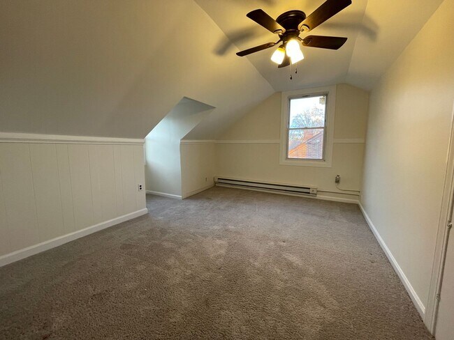 Building Photo - Cape cod home in Colonial Heights