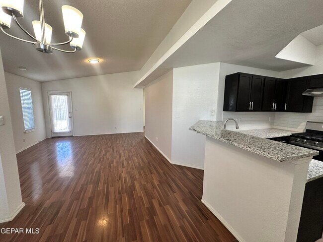 Building Photo - 12372 Tierra Canada Dr