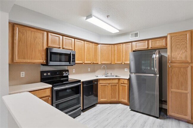Building Photo - 930 Loch Carron Dr