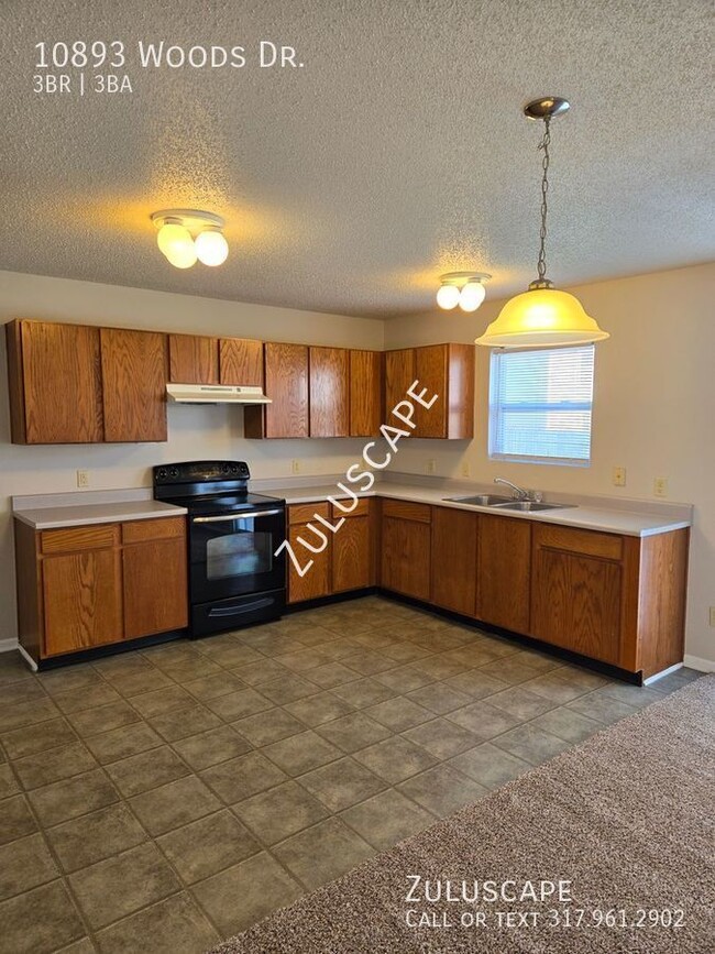 Building Photo - 1/2 off First Months Rent! Beautiful 3 BR ...