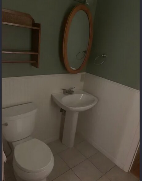 Building Photo - 2829 Hillside Dr