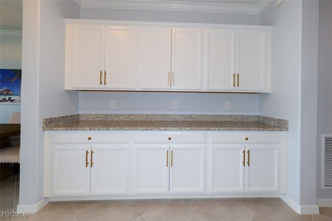 Building Photo - 3983 E Hampton Cir