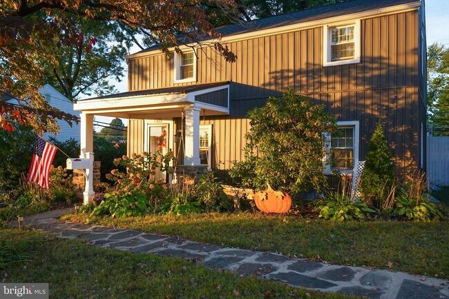 Building Photo - 1303 Bruce Rd