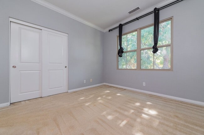 Building Photo - 3BD/2.5BA/2Garage Two Story upgraded End Unit Condo Woodbury Irvine $4800