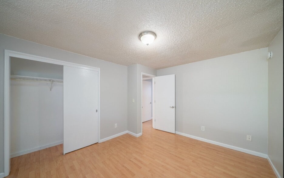 Building Photo - 9207 SW 26th Ave