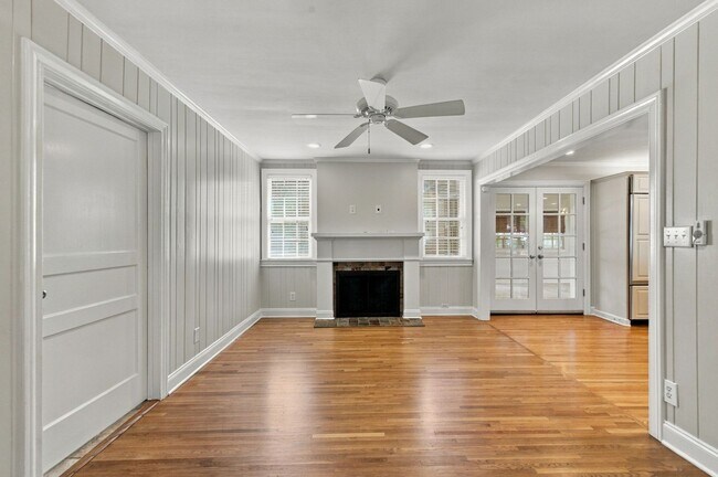 Building Photo - 2023 Galbraith Dr