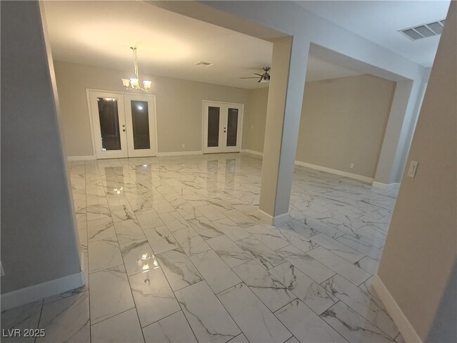 Building Photo - 492 Grassrange Ln