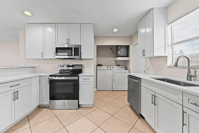 Building Photo - 3810 92nd Ln N