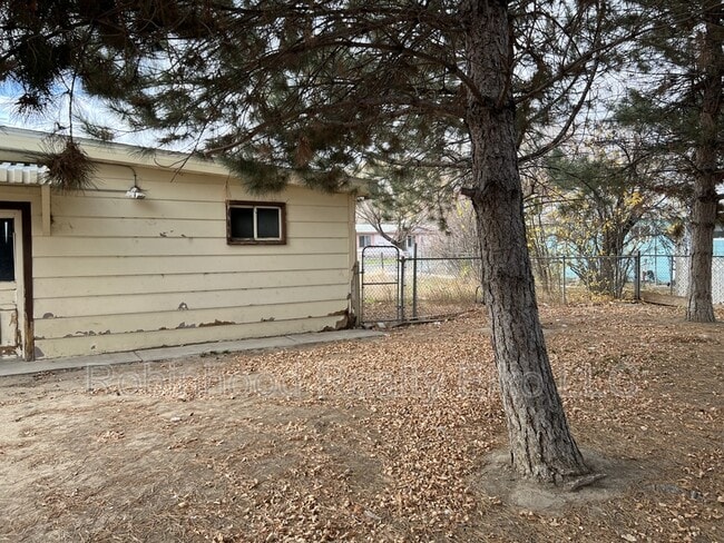 Building Photo - 786 Wilson Ave