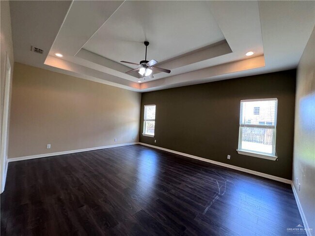 Building Photo - 3701 Blue Jay Dr