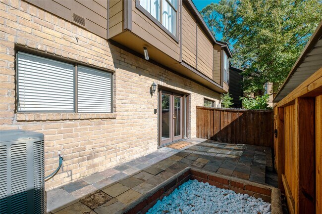 Building Photo - 11711 Memorial Dr