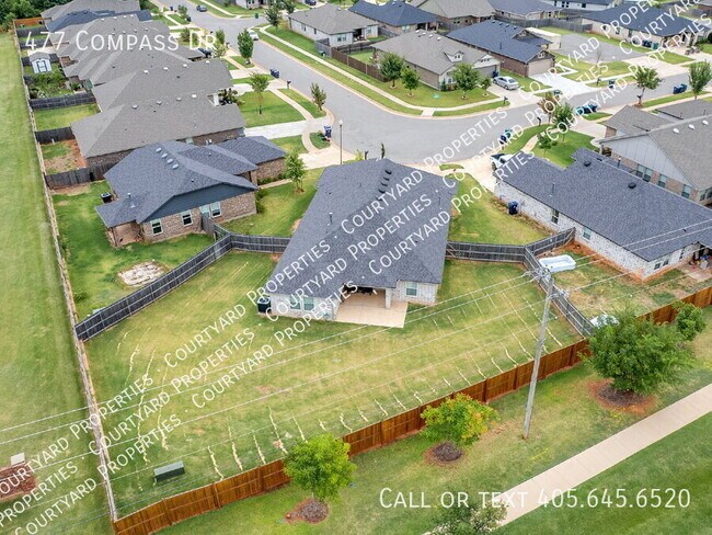 Building Photo - 477 Compass Dr