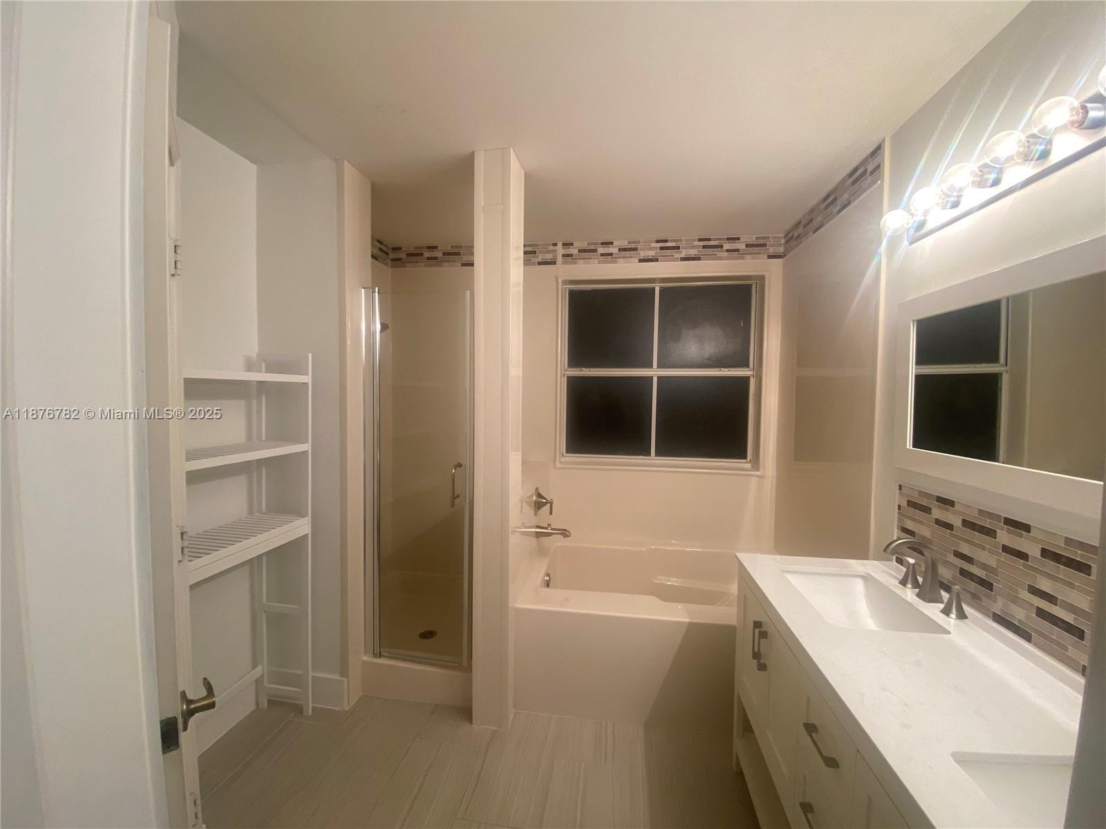 Building Photo - 241 E Bayridge Dr