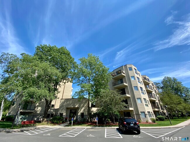 Building Photo - 1204 Whitney Ave