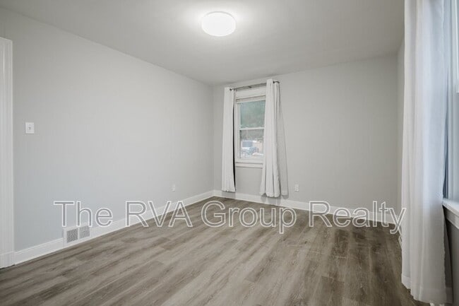 Building Photo - 4930 Bethlehem Rd